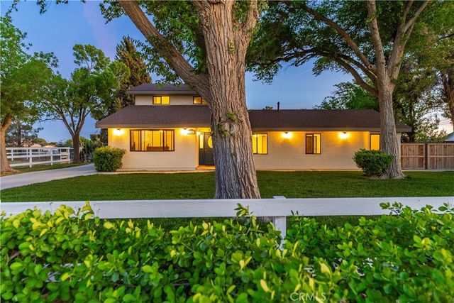 8556 W Avenue E8, Lancaster, CA 93536