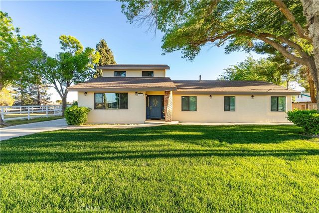 8556 W Avenue E8, Lancaster, CA 93536