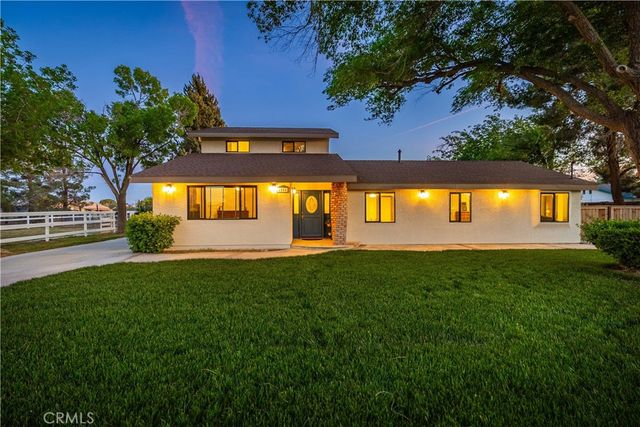 8556 W Avenue E8, Lancaster, CA 93536