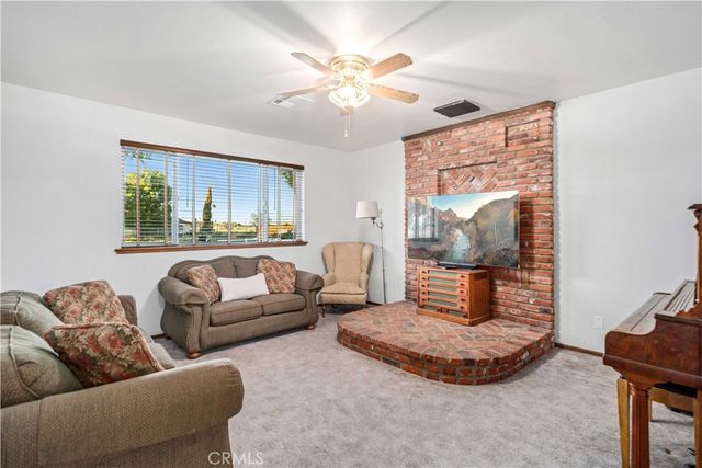 8556 W Avenue E8, Lancaster, CA 93536