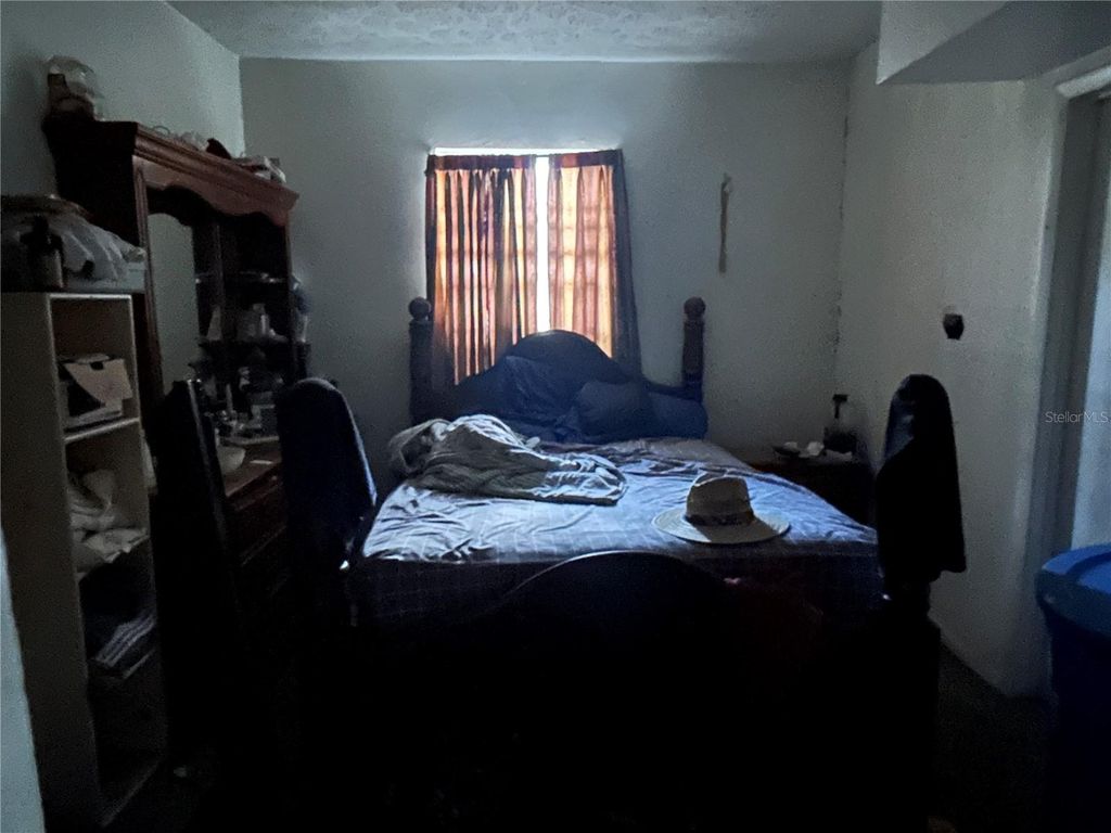 Image 6 of property listing at 3301 E 24TH AVENUE, Tampa, FL 33605