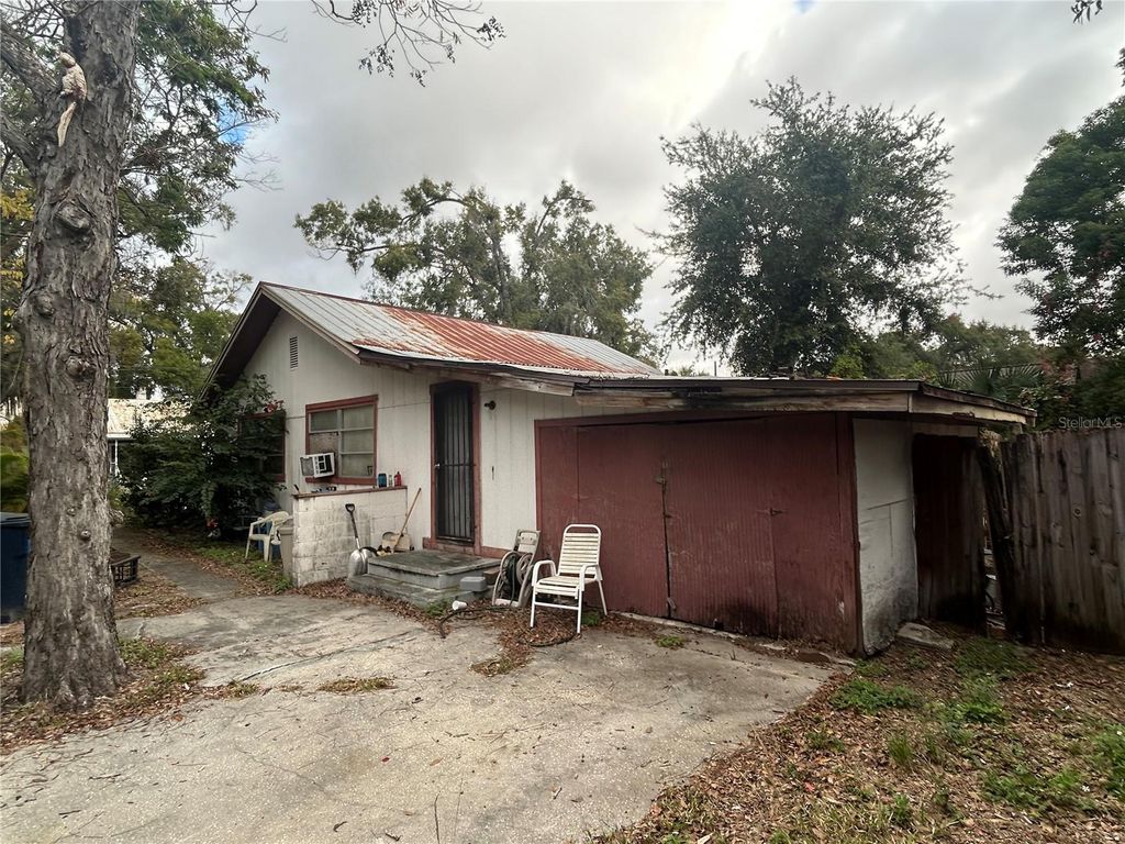 Image 10 of property listing at 3301 E 24TH AVENUE, Tampa, FL 33605