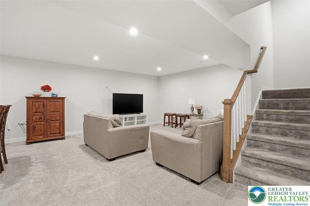 6461 Scenic View Drive, Lower Macungie Twp, PA 18062