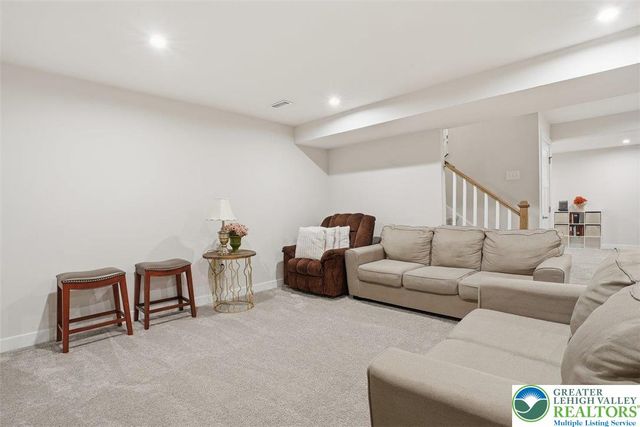 6461 Scenic View Drive, Lower Macungie Twp, PA 18062