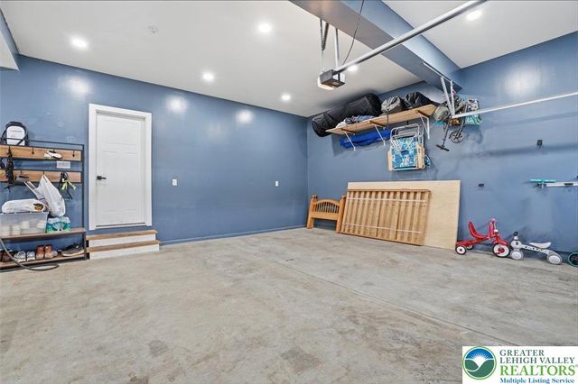 6461 Scenic View Drive, Lower Macungie Twp, PA 18062