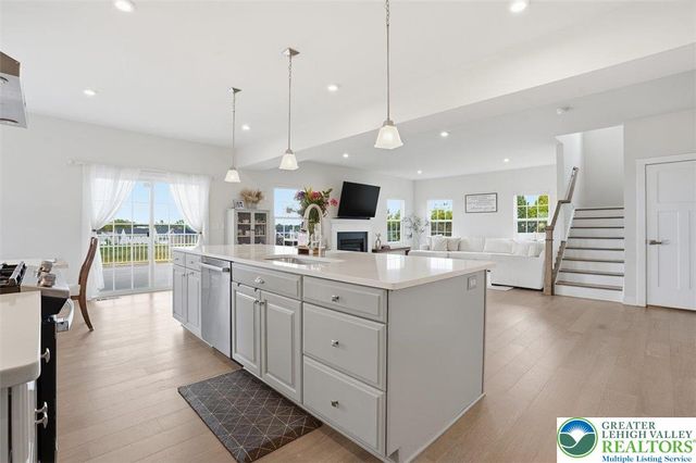 6461 Scenic View Drive, Lower Macungie Twp, PA 18062