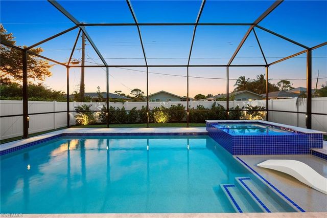 819 91st AVE N, Naples, FL 34108