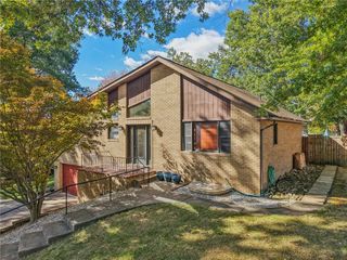 404 Mcelheny Rd, Shaler, PA 15116