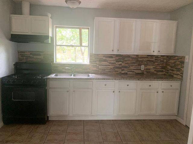 5818 Westover Street, Houston, TX 77033