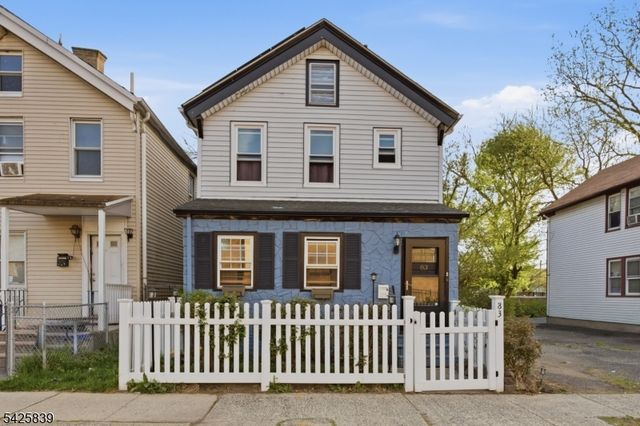 83 Hamilton St, East Orange City, NJ 07017