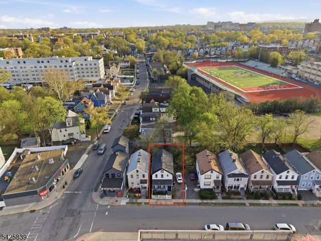 83 Hamilton St, East Orange City, NJ 07017