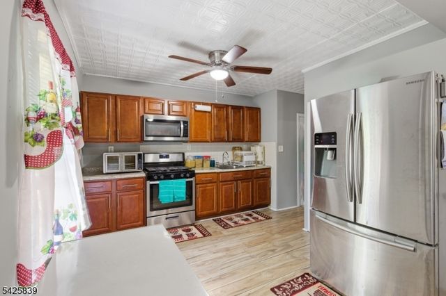 83 Hamilton St, East Orange City, NJ 07017
