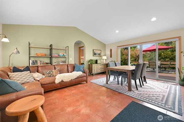 2412 W North Street, Bellingham, WA 98225