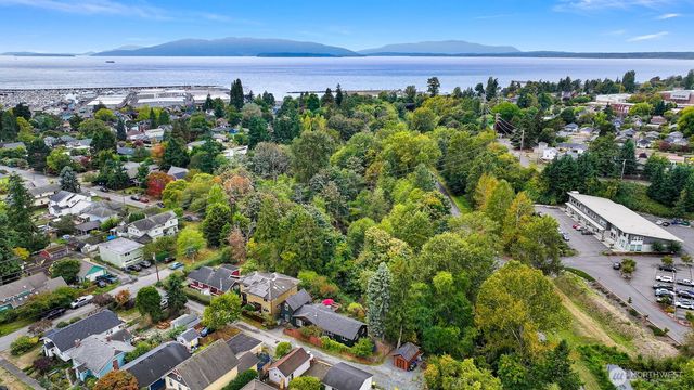 2412 W North Street, Bellingham, WA 98225