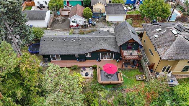 2412 W North Street, Bellingham, WA 98225