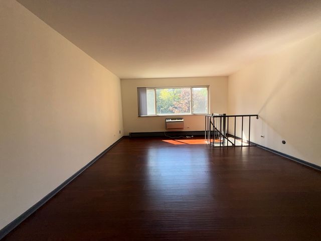 950 Washington Boulevard 109, Oak Park, IL 60302