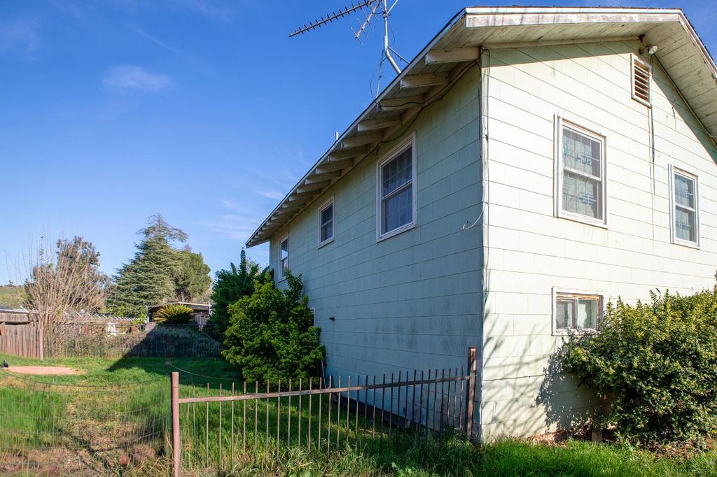 Image 4 of property listing at 3942 E Marcus Avenue, Friant, CA 93626