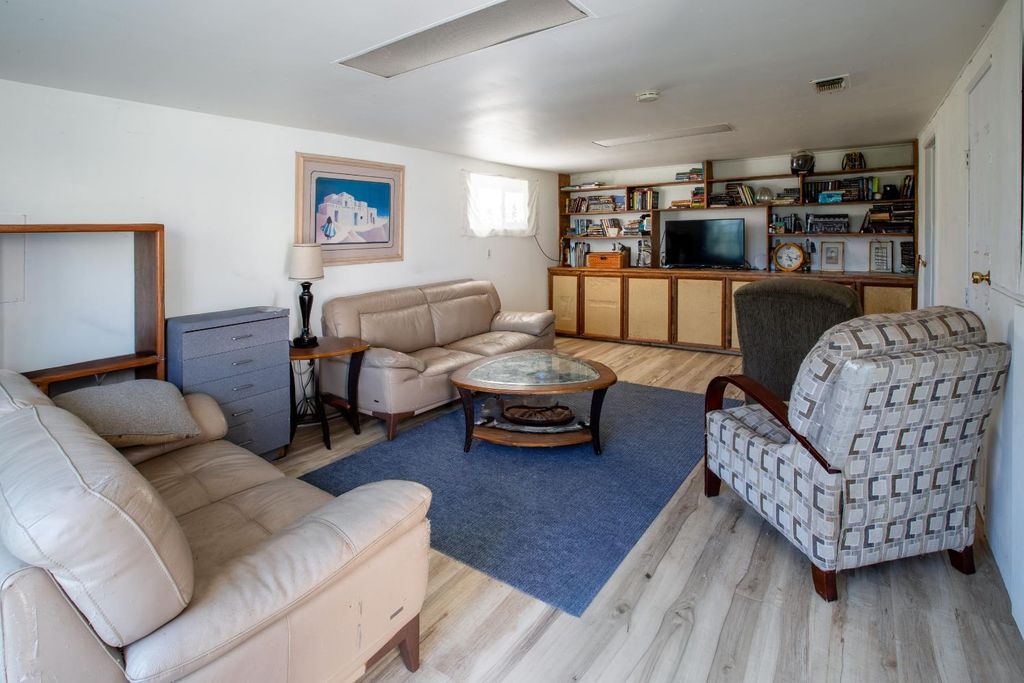 Image 6 of property listing at 3942 E Marcus Avenue, Friant, CA 93626