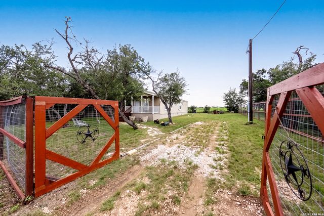 1448 PRIVATE ROAD 1518, Bandera, TX 78003