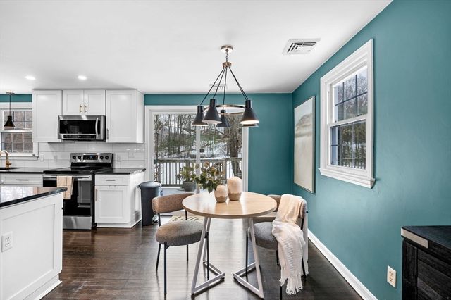 54 Methuen Rd, Dracut, MA 01826