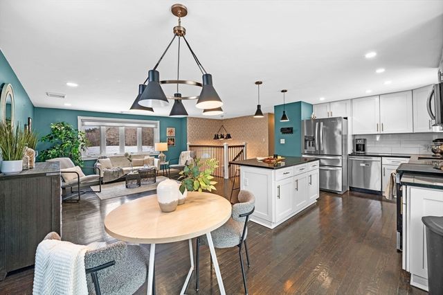 54 Methuen Rd, Dracut, MA 01826