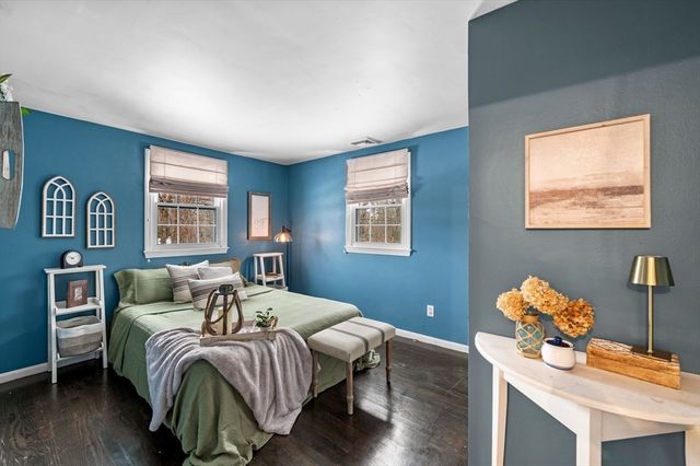 54 Methuen Rd, Dracut, MA 01826