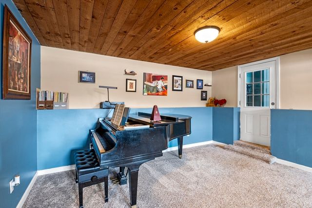 54 Methuen Rd, Dracut, MA 01826