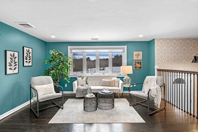 54 Methuen Rd, Dracut, MA 01826