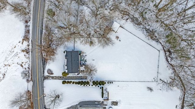 54 Methuen Rd, Dracut, MA 01826