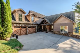 137 W Waters Edge Lane, West Union, SC 29696