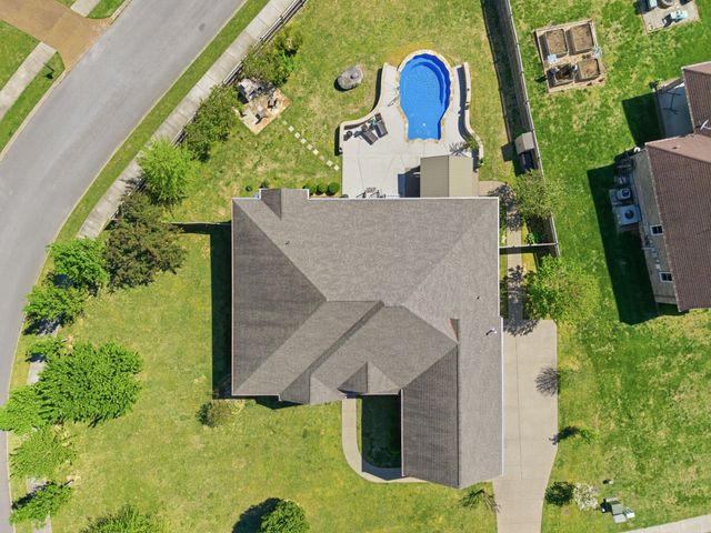 605 Concord Dr, Gallatin, TN 37066