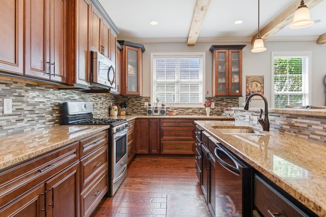 605 Concord Dr, Gallatin, TN 37066