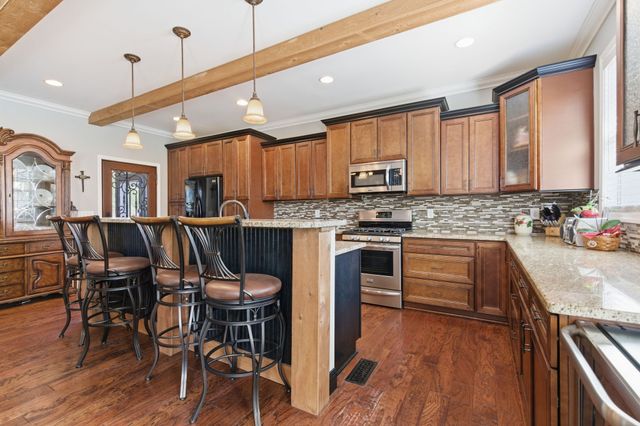 605 Concord Dr, Gallatin, TN 37066
