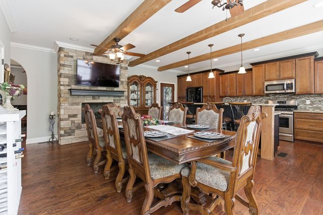 605 Concord Dr, Gallatin, TN 37066