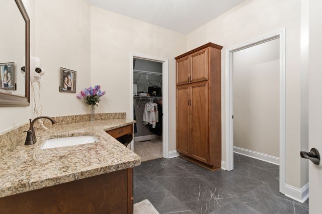 605 Concord Dr, Gallatin, TN 37066