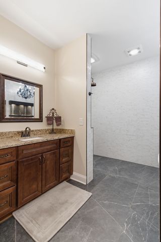 605 Concord Dr, Gallatin, TN 37066