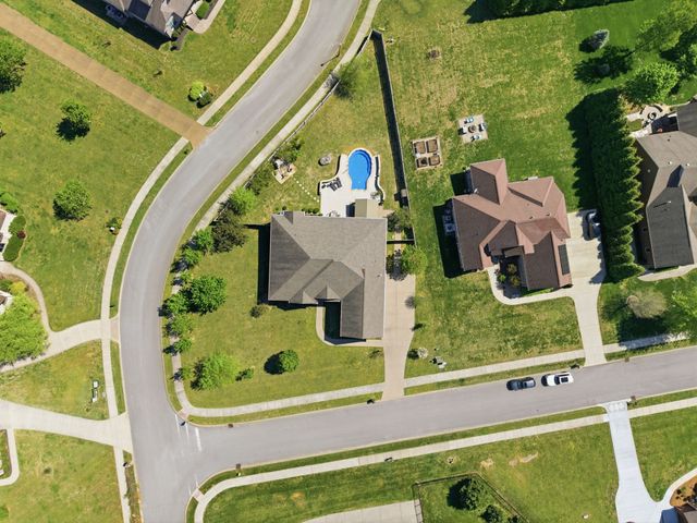 605 Concord Dr, Gallatin, TN 37066