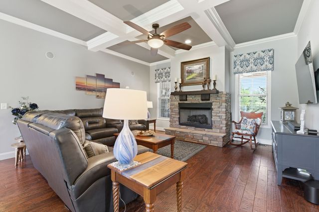 605 Concord Dr, Gallatin, TN 37066