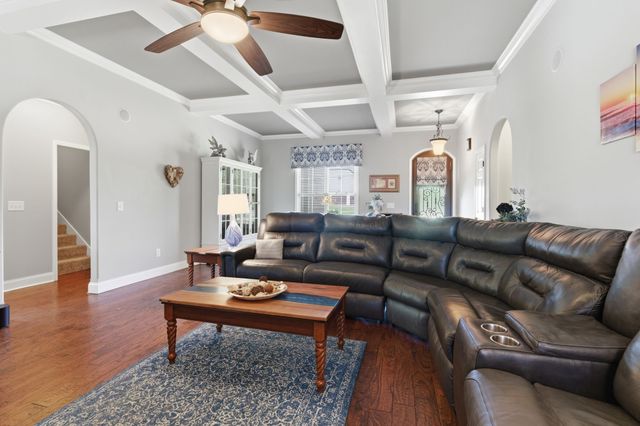 605 Concord Dr, Gallatin, TN 37066