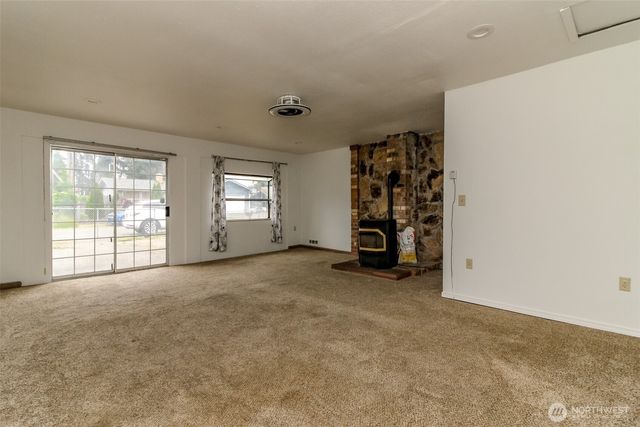 16904 18th Avenue E, Spanaway, WA 98387