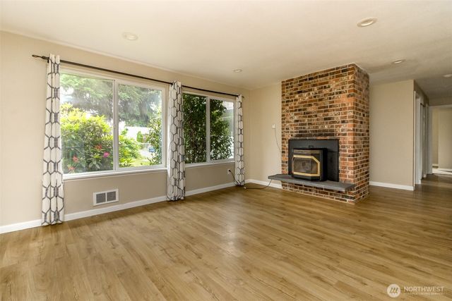 16904 18th Avenue E, Spanaway, WA 98387