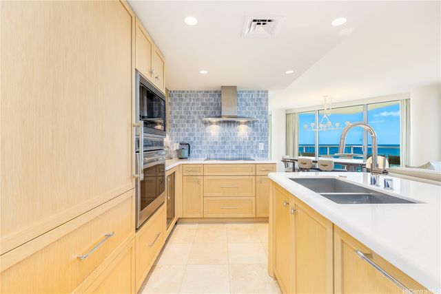 223 Saratoga Road 1619, Honolulu, HI 96815