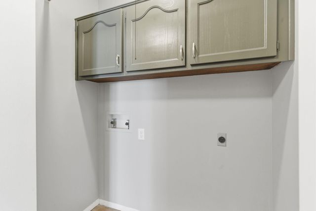 3460 E Catalpa Street, Springfield, MO 65809