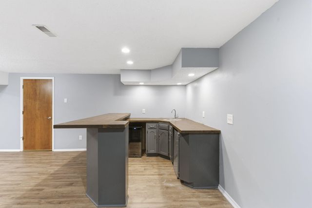 3460 E Catalpa Street, Springfield, MO 65809