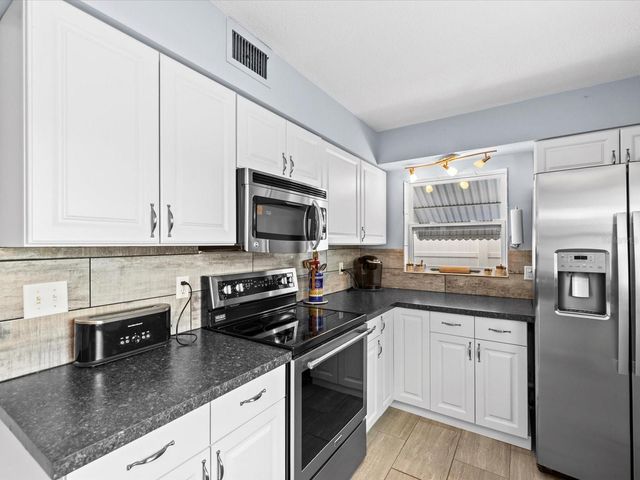 10819 86TH AVENUE, Seminole, FL 33772