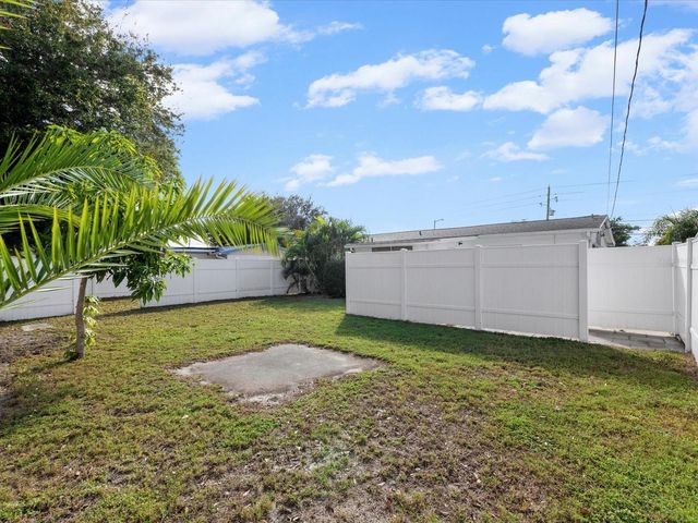 10819 86TH AVENUE, Seminole, FL 33772
