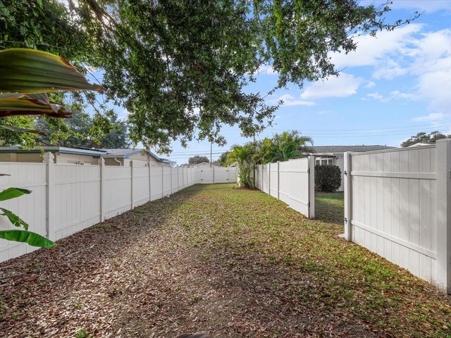 10819 86TH AVENUE, Seminole, FL 33772