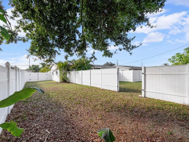 10819 86TH AVENUE, Seminole, FL 33772