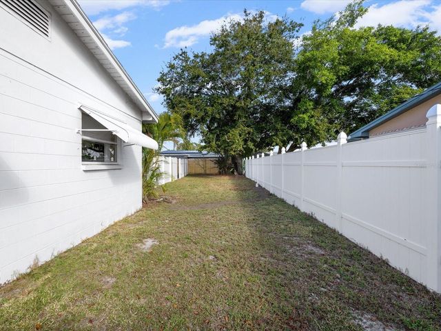 10819 86TH AVENUE, Seminole, FL 33772