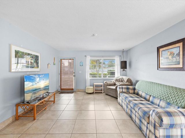 10819 86TH AVENUE, Seminole, FL 33772